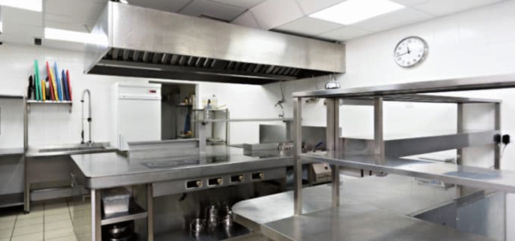 Normas esenciales de seguridad y almacenaje en cocinas de restaurante
