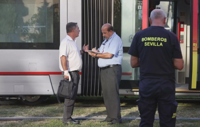 Un dentista sofoca las llamas de un tranvía en plena emergencia