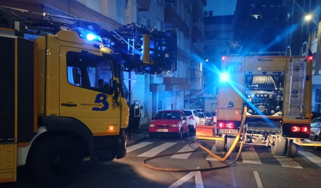 Desalojo preventivo en Siero tras un incendio