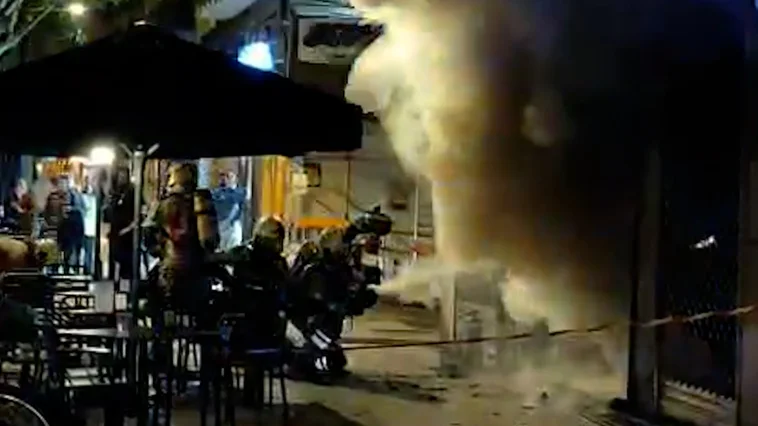 Incendio en un bar de Amara causa alarma y reabre el debate sobre la seguridad en cocinas profesionales