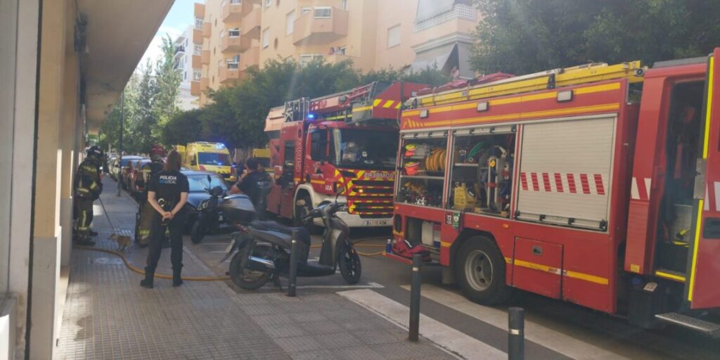 Incendio en el centro de Ibiza: fuego en una vivienda del Carrer del Bisbe Abad y Lasierra