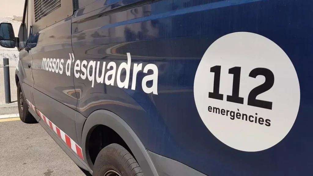 Tres heridos graves y uno leve en un incendio en Sant Adrià del Besòs (Barcelona)