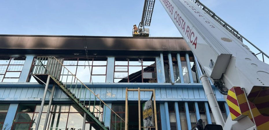 Incendio en San José: Hotel con permisos al día afectado por un fuerte siniestro