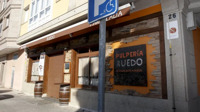 Cierre temporal de O Ruedo tras un incendio en el sistema extractor. Un incidente que obliga a una pausa inesperada.