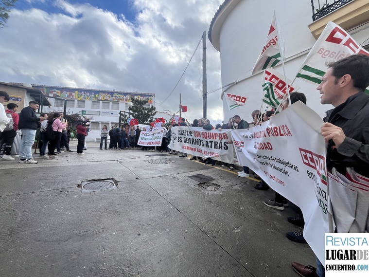 Tercera protesta del IES Antonio Gala: Siguen sin solución las deficiencias del Grado Superior de Automoción