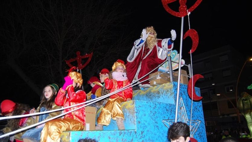 Cabalgata de Reyes de Parla 2026: subvenciones, normativa y guía completa para participar con carroza. Una oportunidad única para las entidades locales.