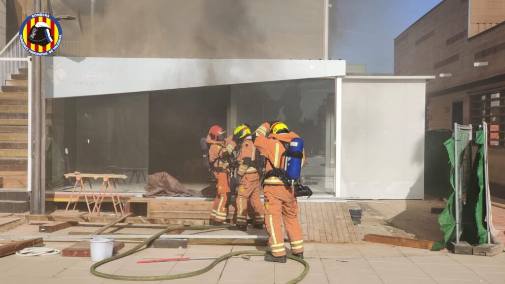 Declarado un Incendio en un Establecimiento en Construcción del Centro Comercial Bonaire. Un suceso que evidencia la importancia de reforzar la seguridad