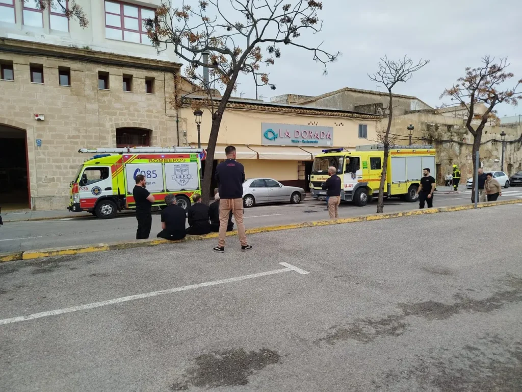 Incendio de un bar en el Puerto Santa María. Detalles clave del incidente ocurrido en la Avenida de la Bajamar.