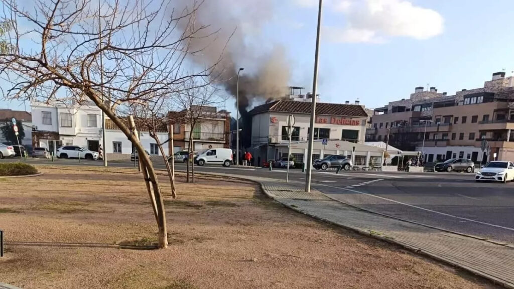 Incendio en la cocina de un restaurante en Córdoba capital: intervención rápida y alerta sobre la seguridad. Respuesta inmediata