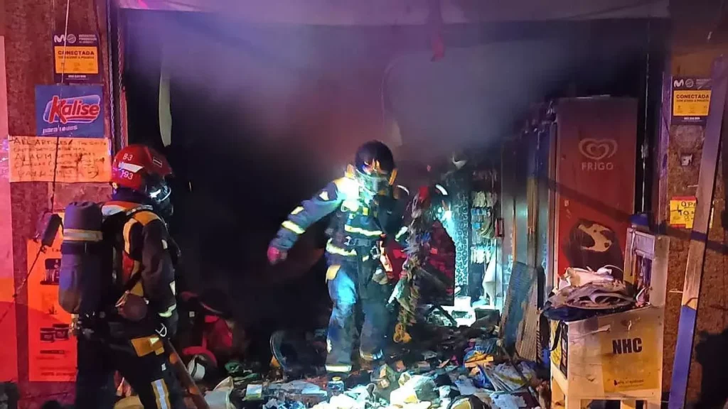 Incendio nocturno en un comercio de Arona: claves de prevención y seguridad contra incendios. Respuesta coordinada