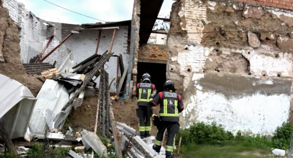 Cuarto incendio en una nave abandonada del Callejón de San Roque reaviva la alarma en Lucena. Nuevo episodio de fuego en el edificio industrial