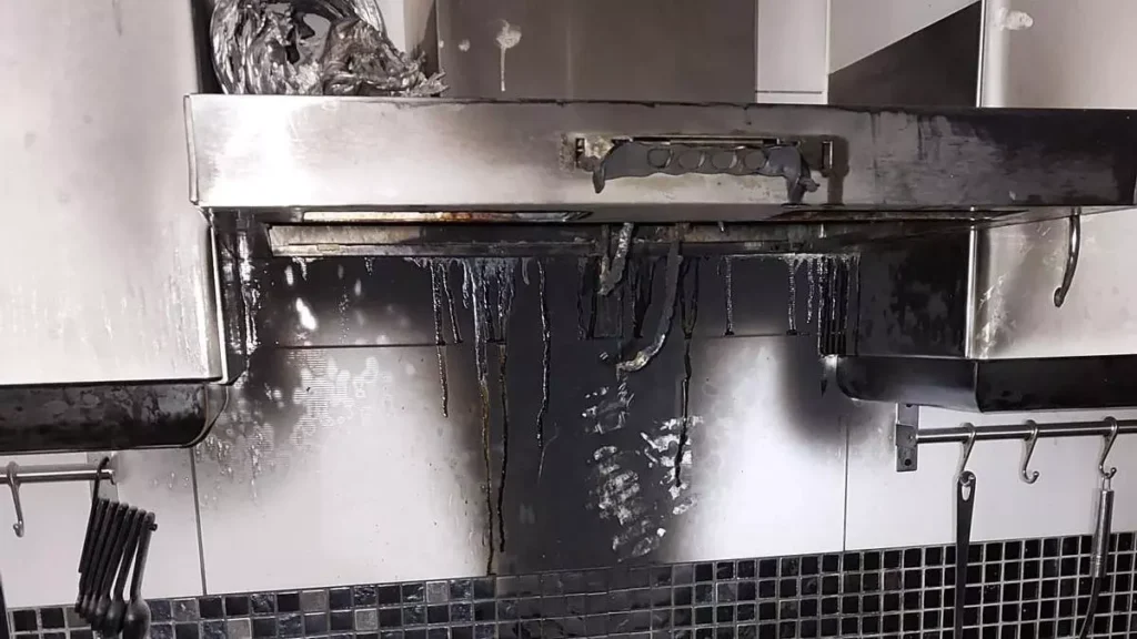 Un vecino de Milladoiro evita una tragedia al sofocar un incendio en una vivienda