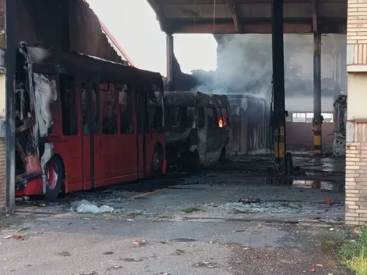Madrid refuerza a Burgos con una flota de emergencia tras el grave incendio en cocheras. Un golpe al transporte urbano
