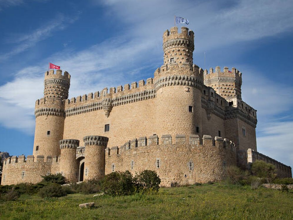 La recta final para recuperar el castillo de Manzanares el Real impulsa el turismo y la actividad local. La licencia provisional acerca el regreso