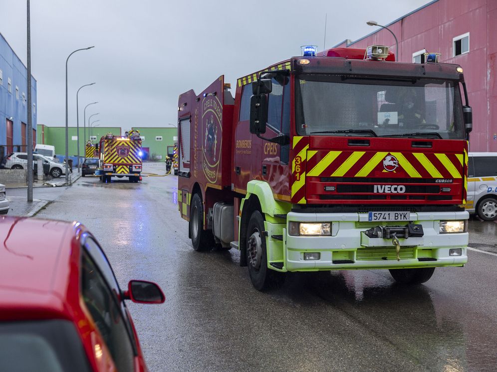 Una fallecida y cinco intoxicados en el incendio de una casa en Carrizosa. Detalles del trágico incendio en Carrizosa.