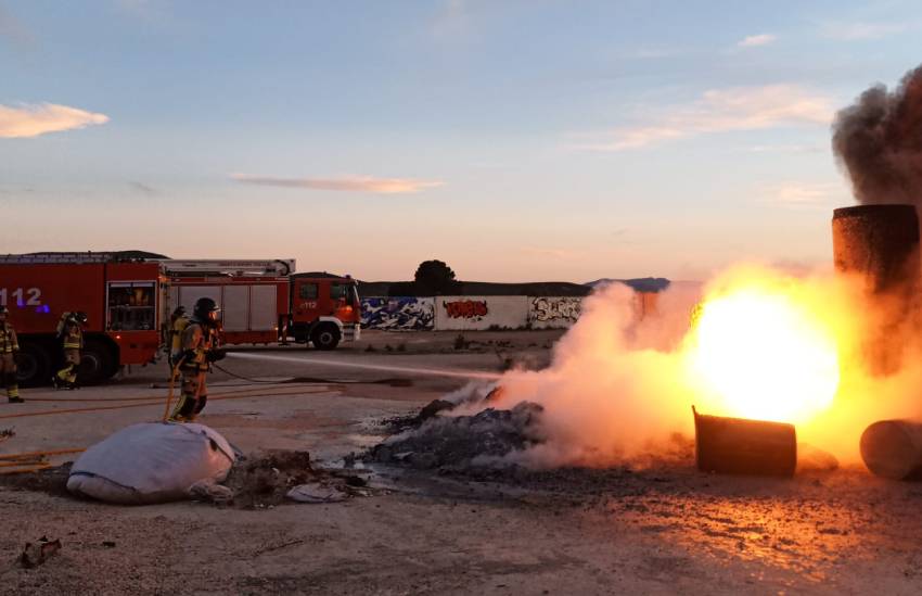 Fuego en Yecla: la policía busca a los responsables del incendio en la antigua Pronave. Un suceso que alarma por su origen