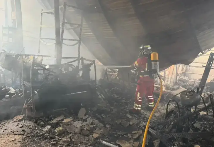 Siniestro total en tres naves de Úbeda: las llamas provocan graves pérdidas económicas