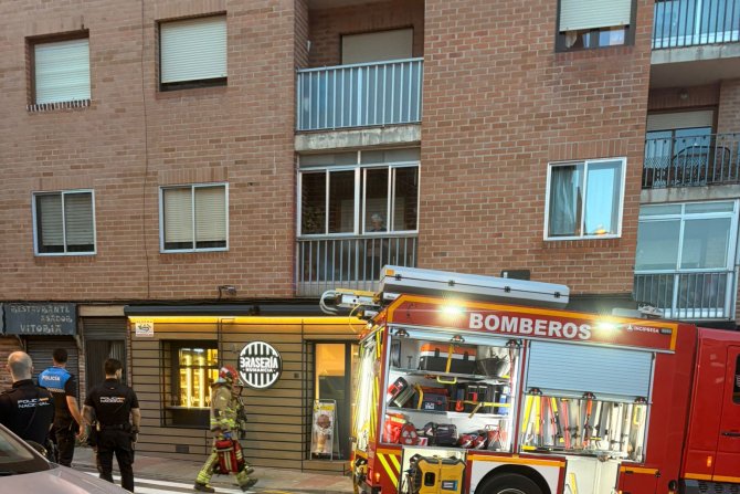 Una trabajadora herida tras un incendio en un restaurante de Soria que movilizó a bomberos y emergencias