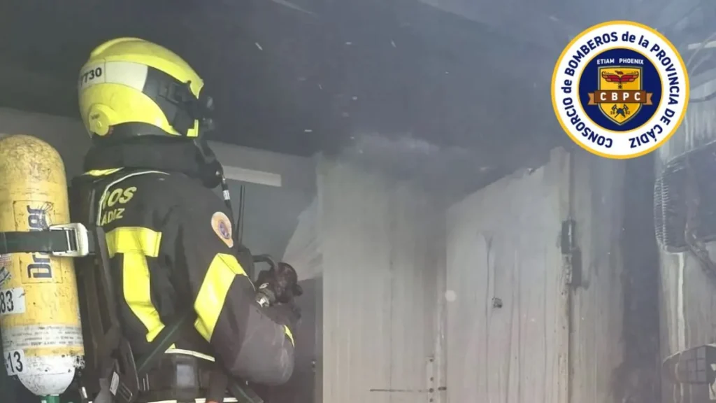 Chiclana: Tres personas resultan heridas tras incendiarse un restaurante