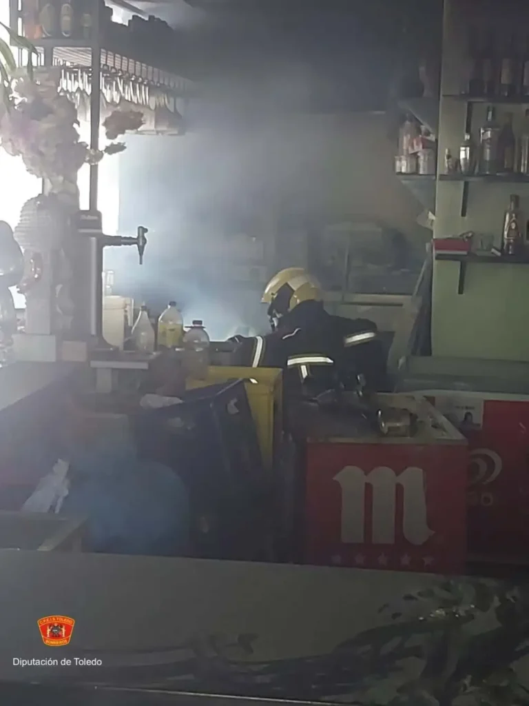 Un incendio en un conocido restaurante de la Alameda moviliza a los servicios de emergencia en Talavera