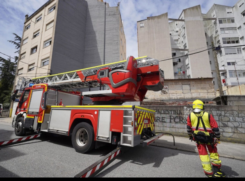 Intervención en Vigo: Desalojado un inmueble por la alerta de fuego generada en el cuadro eléctrico