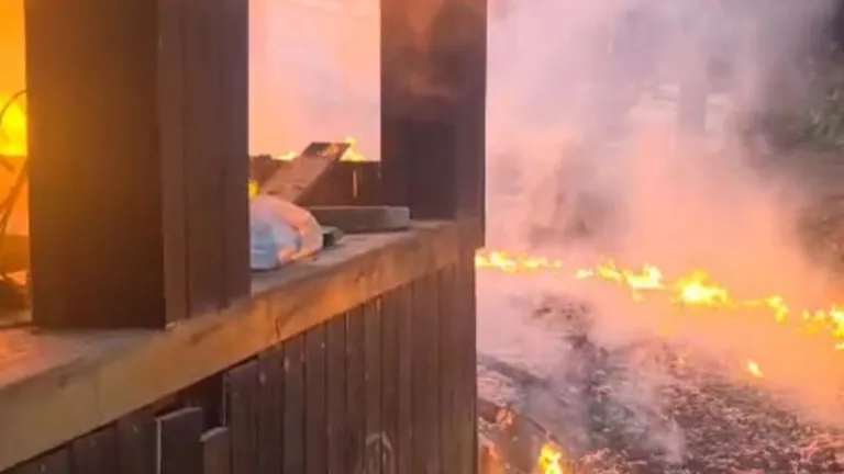 Un incendio consume por completo el histórico restaurante Adega do Emilio en As Caldas